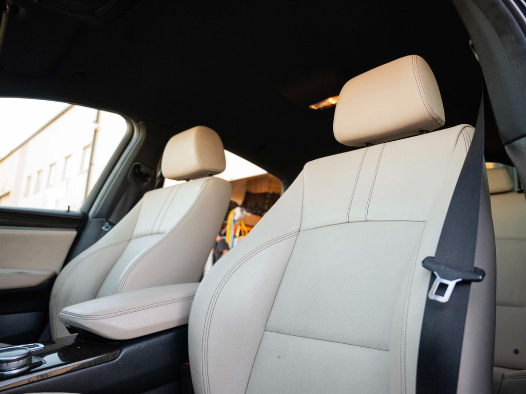 BMW X4 White #29