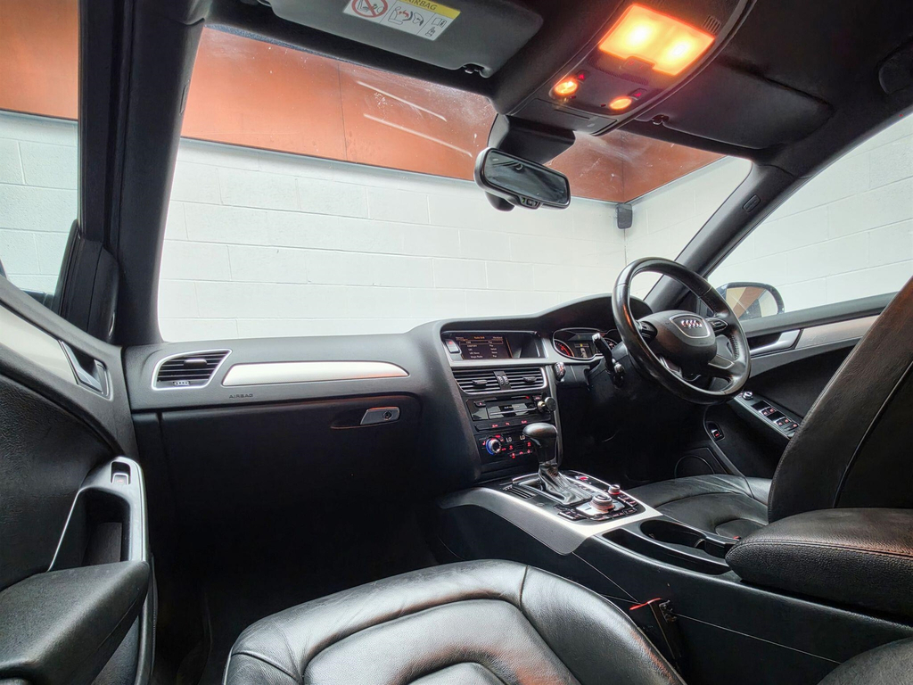Audi A4 Avant Avant 2.0 Red #26