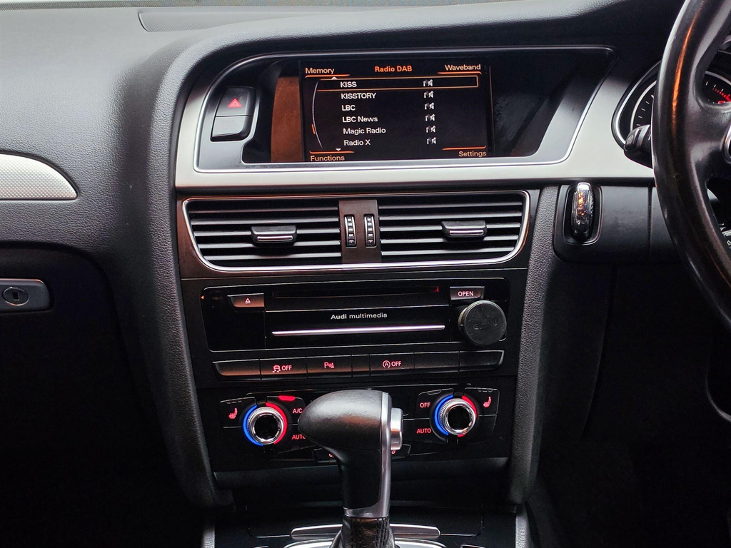 Audi A4 Avant Avant 2.0 Red #74