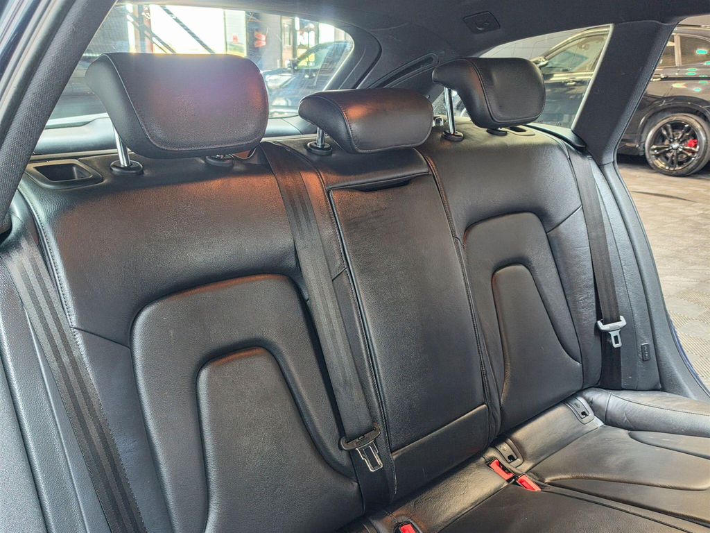 Audi A4 Avant Avant 2.0 Red #48