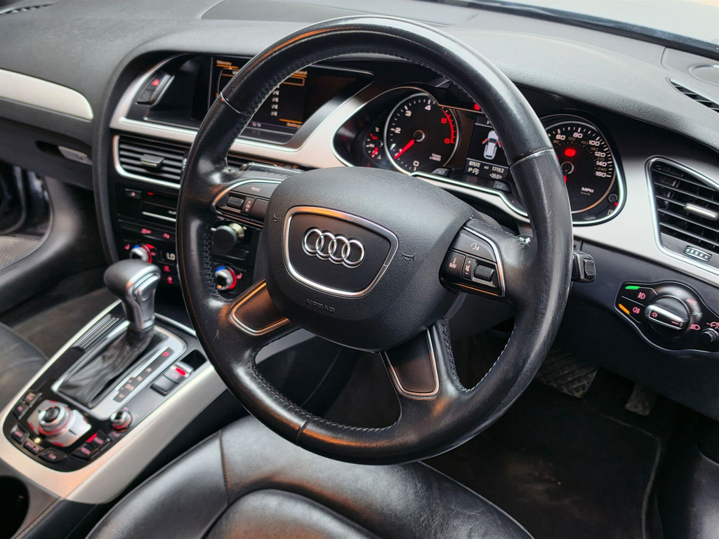 Audi A4 Avant Avant 2.0 Red #15