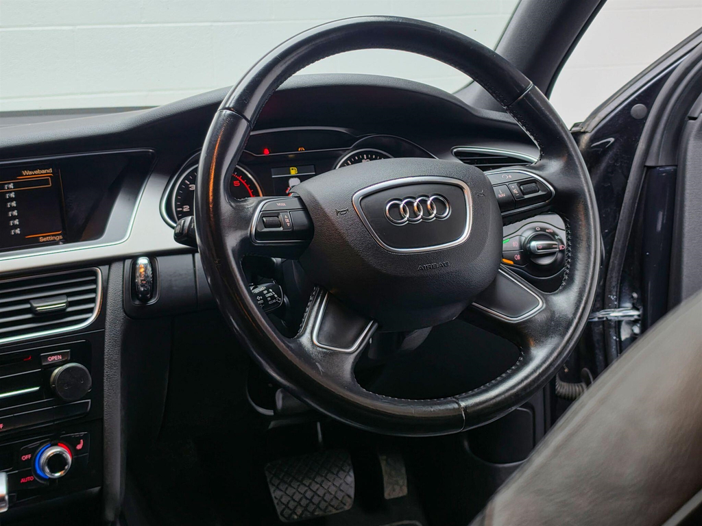Audi A4 Avant Avant 2.0 Red #78