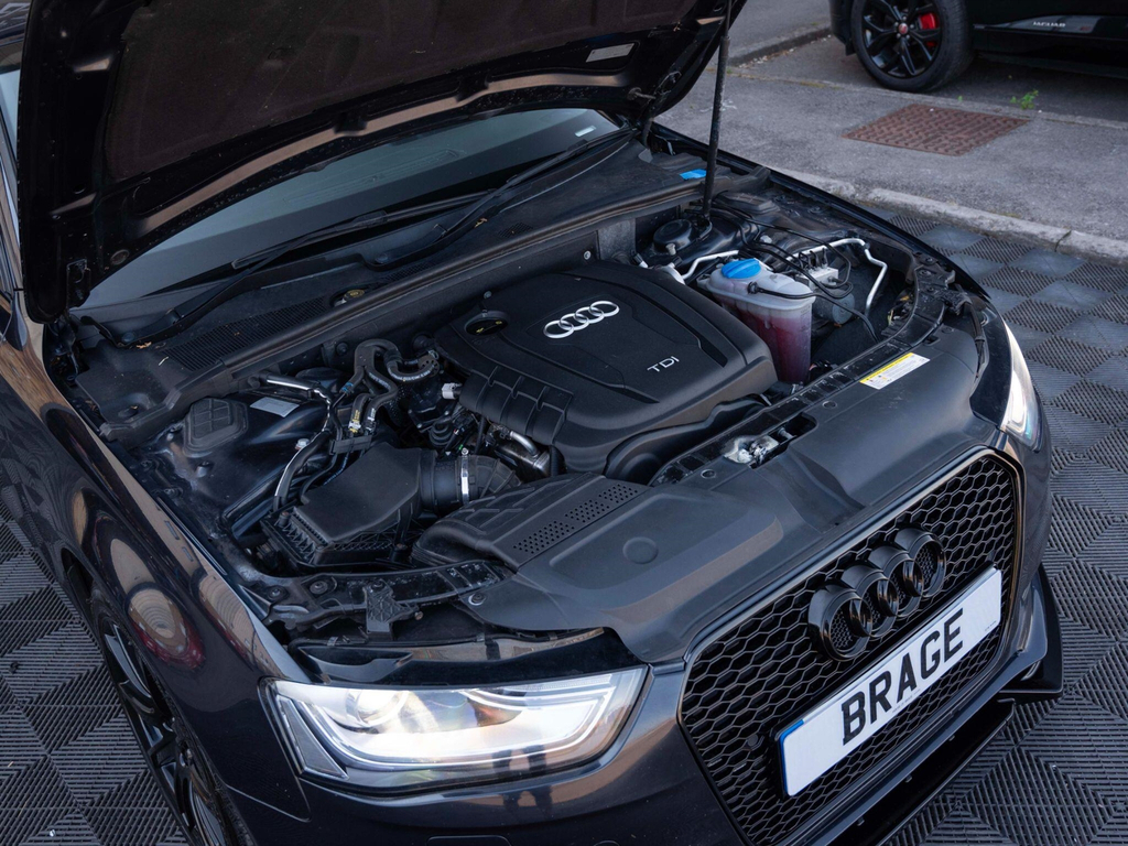Audi A4 Avant Avant 2.0 Red #21
