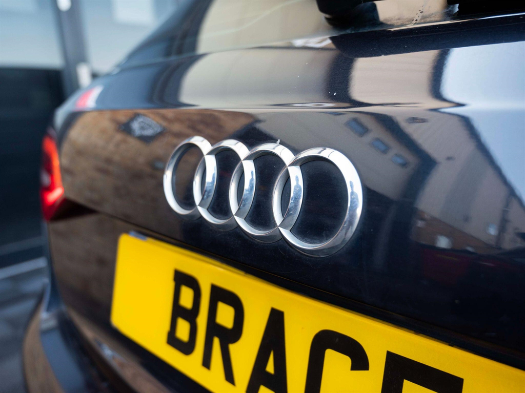 Audi A4 Avant Avant 2.0 Red #88