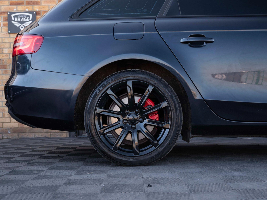 Audi A4 Avant Avant 2.0 Red #60