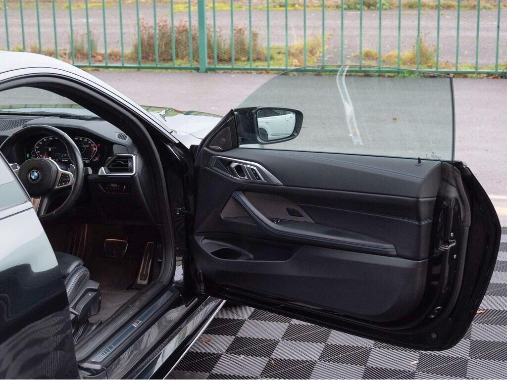 BMW M4 M4 Competition Step Yellow #9