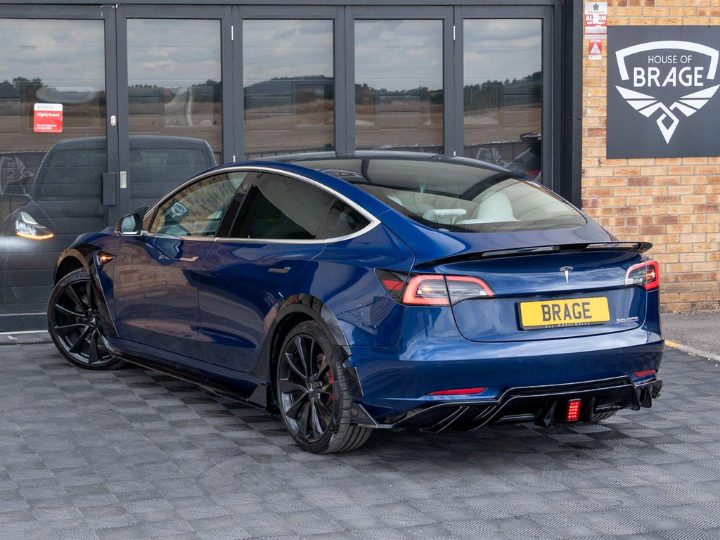 Tesla Model 3 Dual Motor Performance 4Wde Performanc Blue