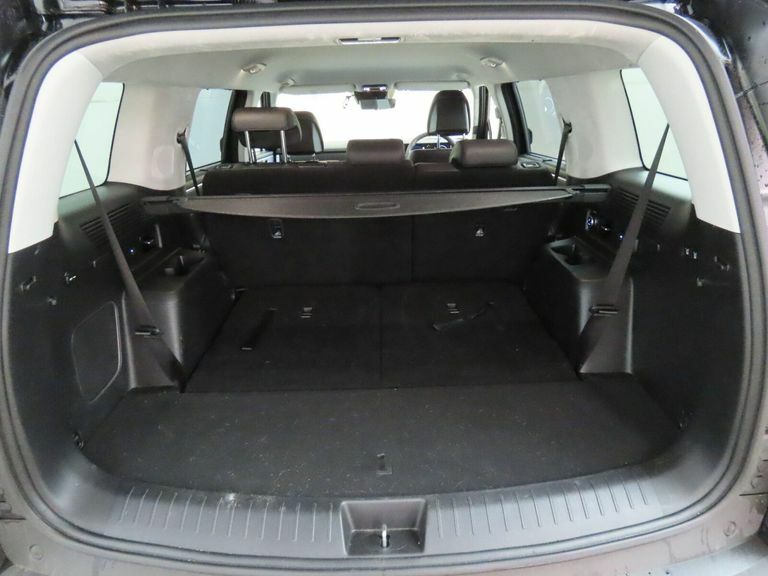 Hyundai Santa Fe Ultimate White #9