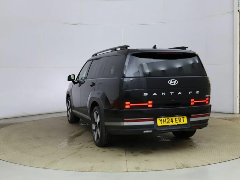 Hyundai Santa Fe Ultimate White #5
