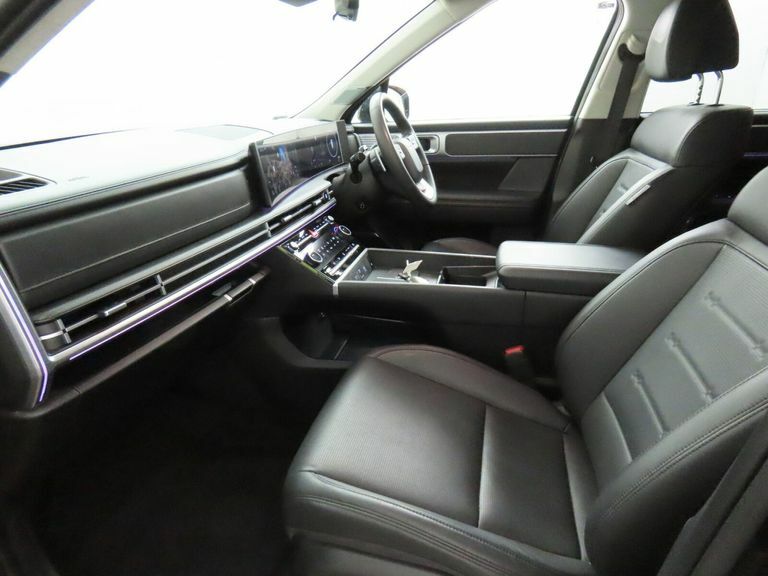Hyundai Santa Fe Ultimate White #11