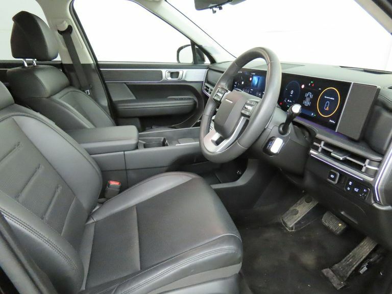 Hyundai Santa Fe Ultimate White #10