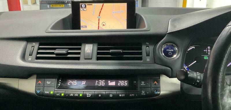 Lexus CT 1.8 200H Executive Edition RO67FLP White #6