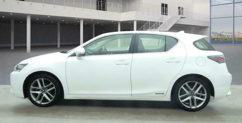 Lexus CT 1.8 200H Executive Edition RO67FLP White #3
