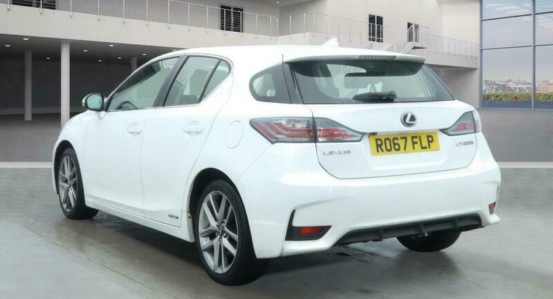 Lexus CT 1.8 200H Executive Edition White