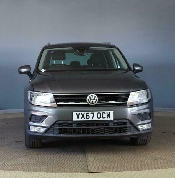 Volkswagen Tiguan 2.0 Tdi Se Navigation VX67OCW Grey #2
