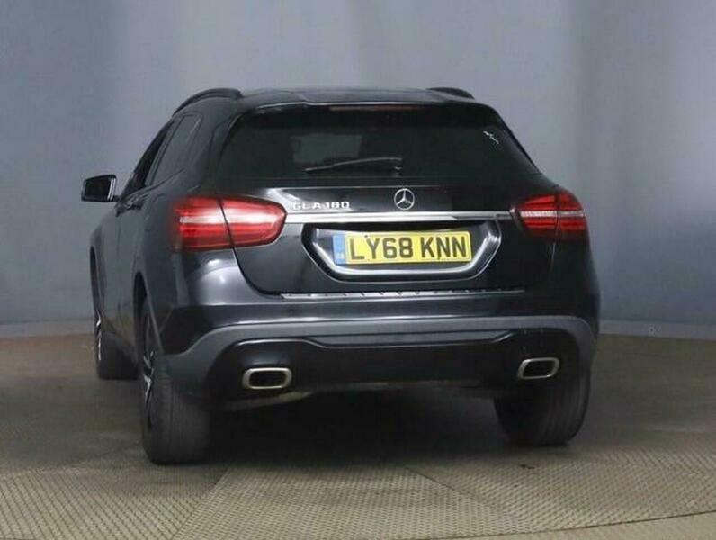 Mercedes-Benz C Class 1.6 Gla180 Urban Edition Black #5