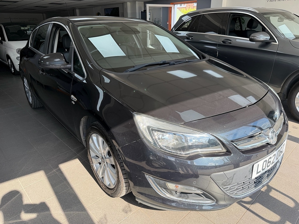 Vauxhall Astra Elite Black