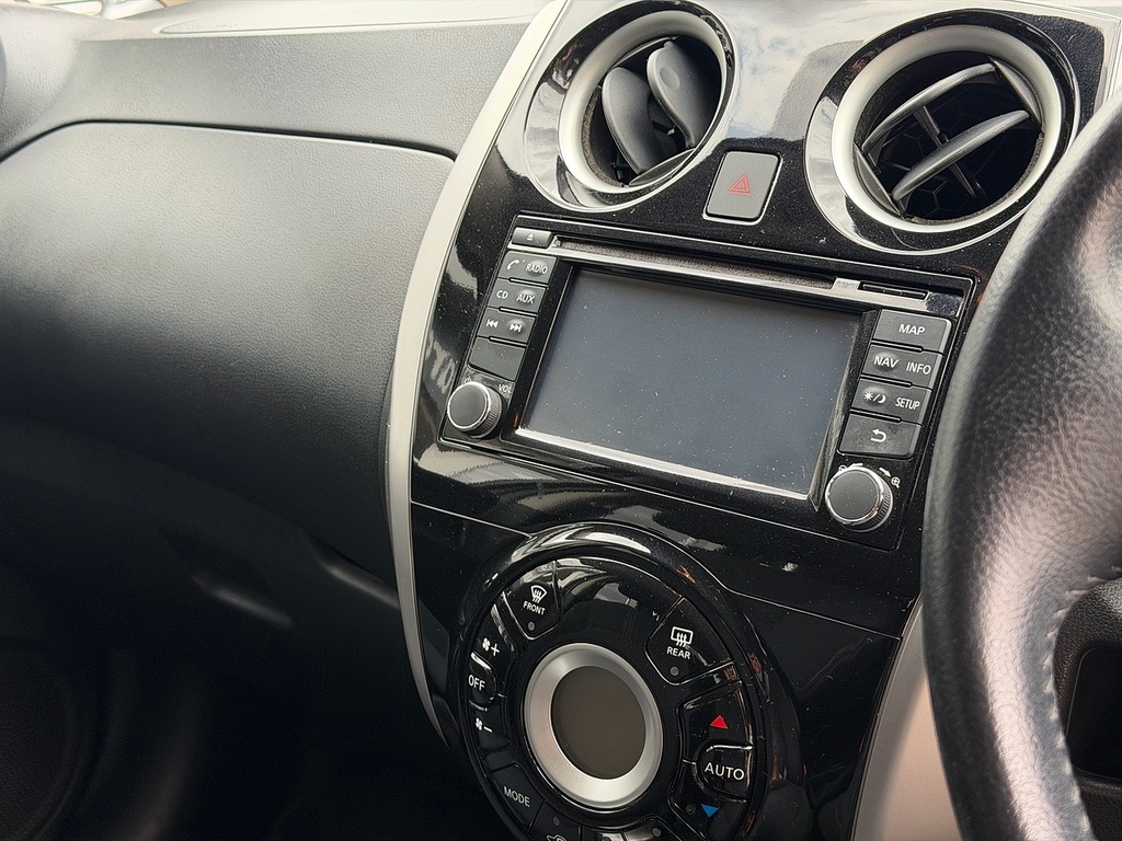Nissan Note Acenta Premium Black #4