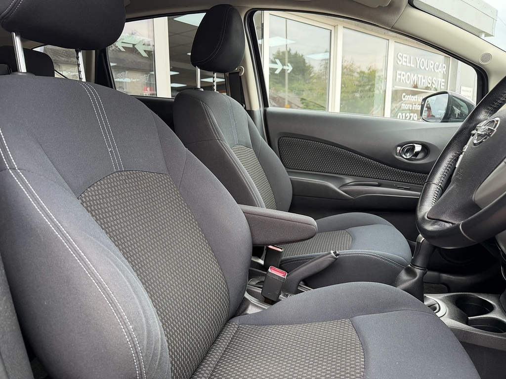 Nissan Note Acenta Premium Black #2