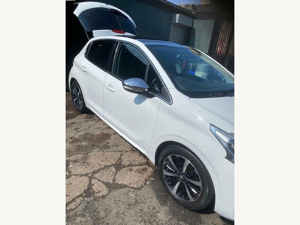 Peugeot 208 1.2 Puretech Allure Premium Euro 6 White