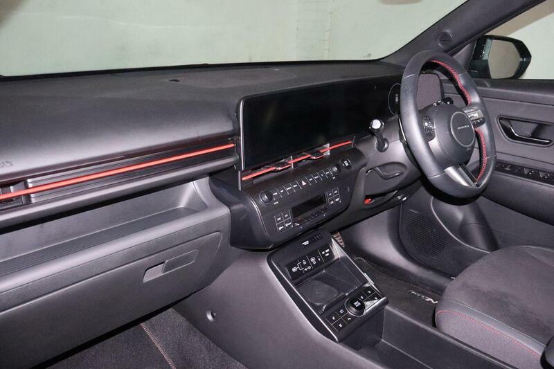 Hyundai Kona 1.6 H-gdi N Line S Dct Euro 6 Ss EA25TZW Black #2