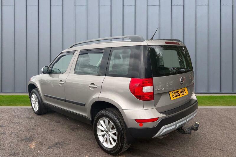 Skoda Yeti 2.0 Tdi S Outdoor 4Wd Euro 6 Ss Beige #3