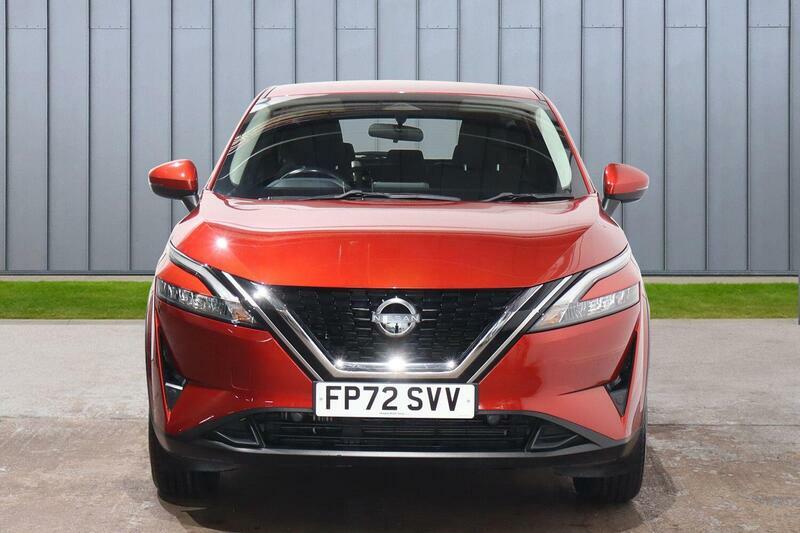 Nissan Qashqai 1.3 Dig-t Mhev Acenta Premium Euro 6 Ss Red #3