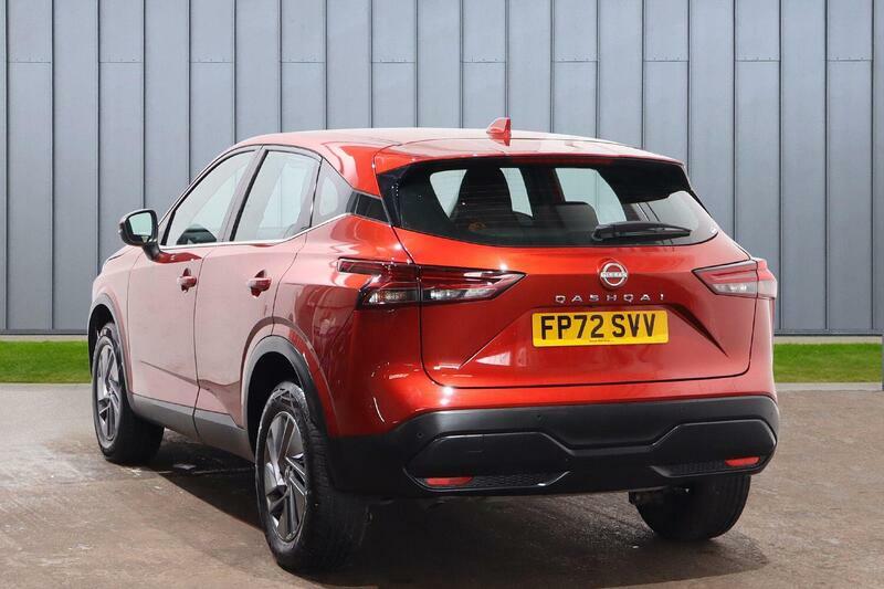 Nissan Qashqai 1.3 Dig-t Mhev Acenta Premium Euro 6 Ss Red #5