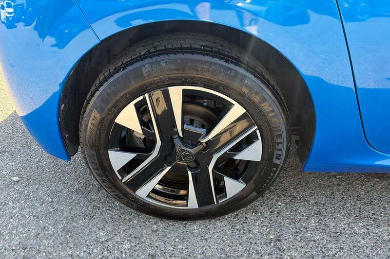 Peugeot 208 208 1.2 Hybrid 110 Allure E-dsc6 Black #16