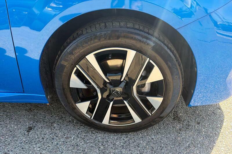 Peugeot 208 208 1.2 Hybrid 110 Allure E-dsc6 Black #18