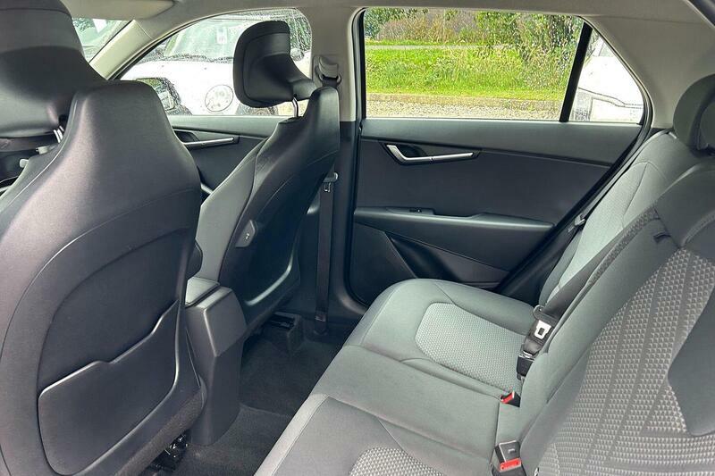Kia Niro 1.6 Gdi 11.1Kwh 2 Suv Plug In Hybrid Dc Red #17