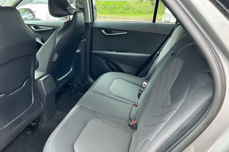 Kia Niro 1.6 Gdi 11.1Kwh 2 Suv Plug In Hybrid Dc Red #15