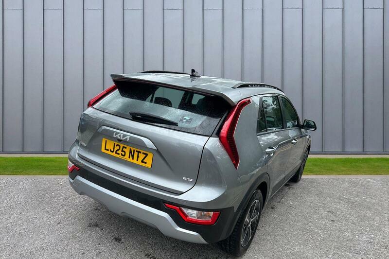 Kia Niro 1.6 Gdi 11.1Kwh 2 Suv Plug In Hybrid Dc Red #7