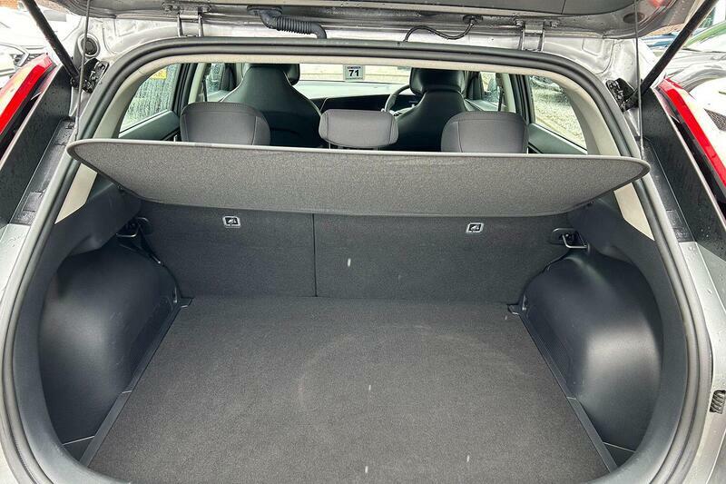 Kia Niro 1.6 Gdi 11.1Kwh 2 Suv Plug In Hybrid Dc Red #28