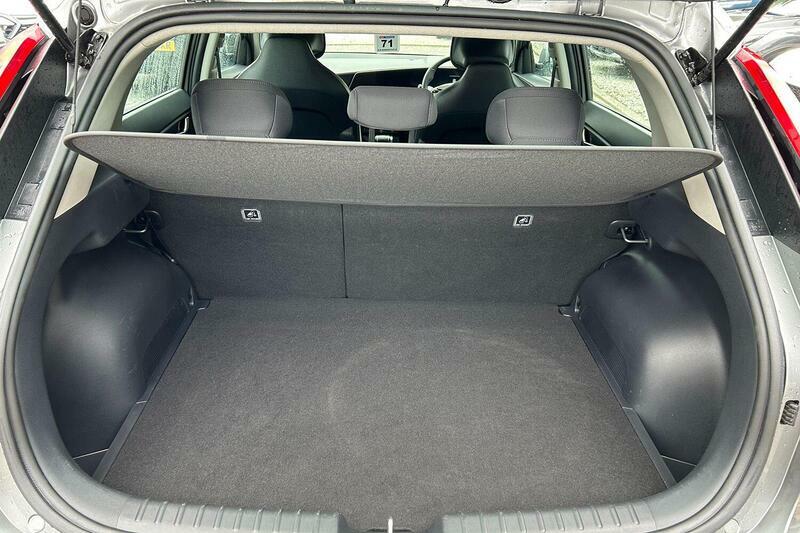 Kia Niro 1.6 Gdi 11.1Kwh 2 Suv Plug In Hybrid Dc Red #27