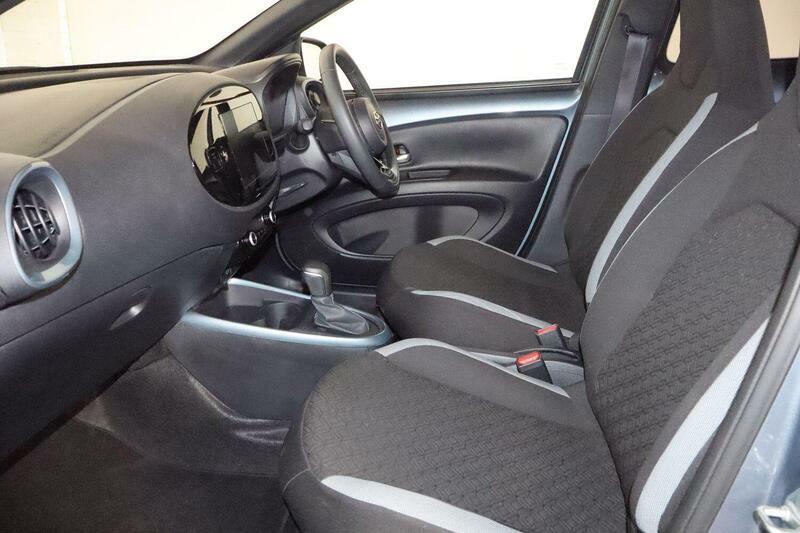 Toyota Aygo X 1.0 Vvt-i Edge X-shift Euro 6 Ss Grey #2