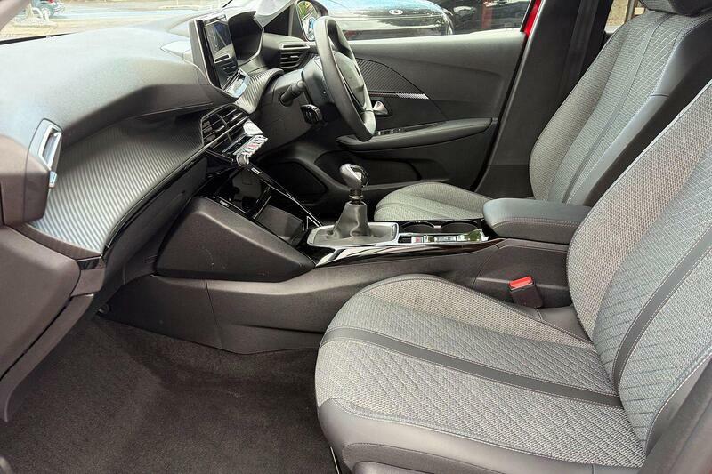Peugeot 208 1.2 Puretech Allure Euro 6 Ss Red #2