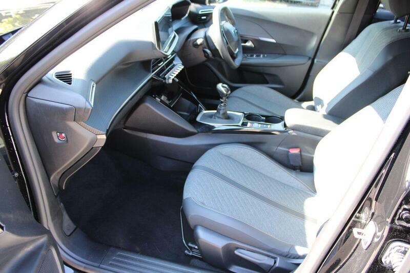 Peugeot 2008 1.2 Puretech Allure Euro 6 Ss Black #2