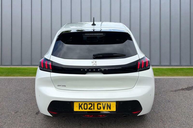 Peugeot 208 1.2 Puretech Allure Premium Euro 6 Ss KO21GVN White #5