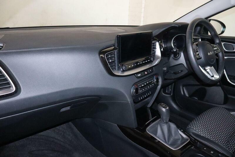 Kia Ceed 1.5 T-gdi 3 Sportswagon Euro 6 Ss Silver #2