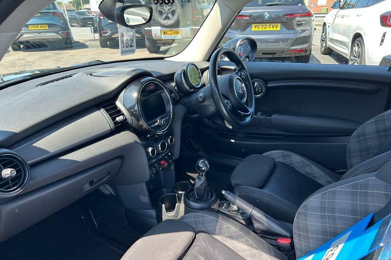 Mini Hatch 1.5 Cooper D Euro 6 Ss Black #2
