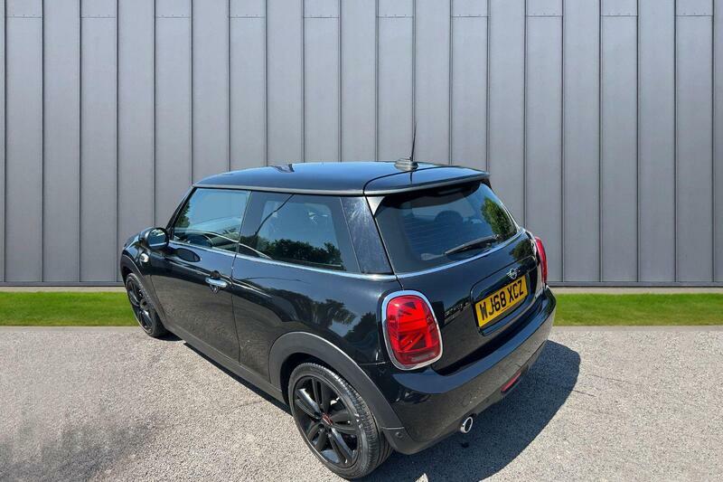 Mini Hatch 1.5 Cooper D Euro 6 Ss Black #3