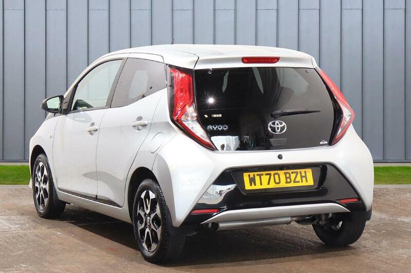 Toyota Aygo 1.0 Vvt-i X-trend X-shift Euro 6 Safety Sense Silver #3