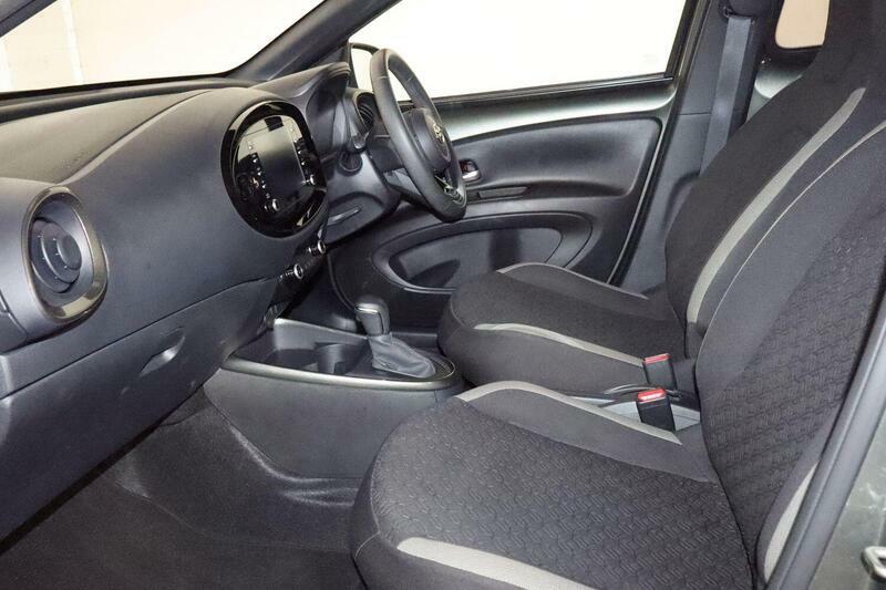 Toyota Aygo X 1.0 Vvt-i Edge X-shift Euro 6 Ss Green #2