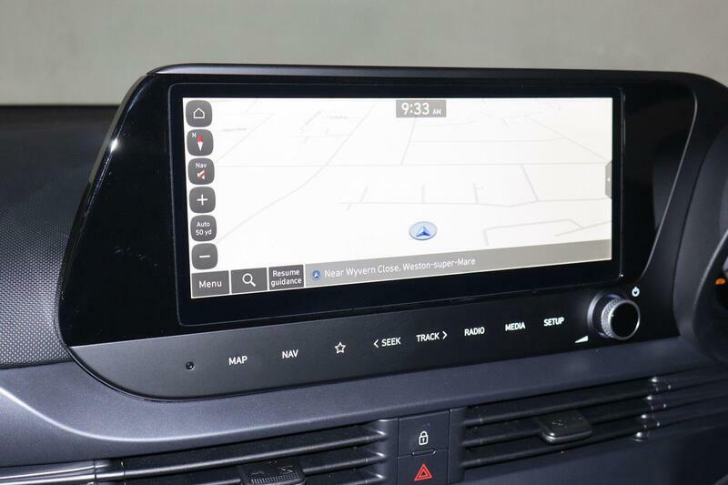 Hyundai Bayon Advance White #11