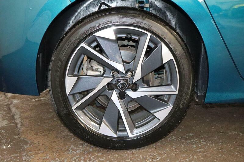 Peugeot 308 1.2 Puretech Gt Eat8 Red #17