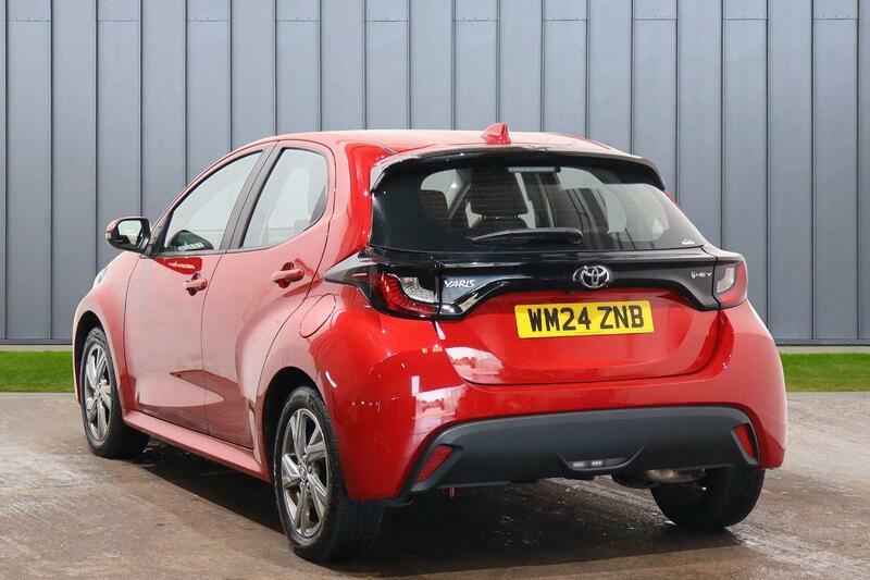 Toyota Yaris 1.5 Vvt-h Icon E-cvt Euro 6 Ss Red #3