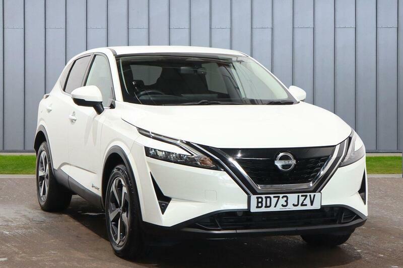 Nissan Qashqai 1.5 H E-power N-connecta Euro 6 Ss White