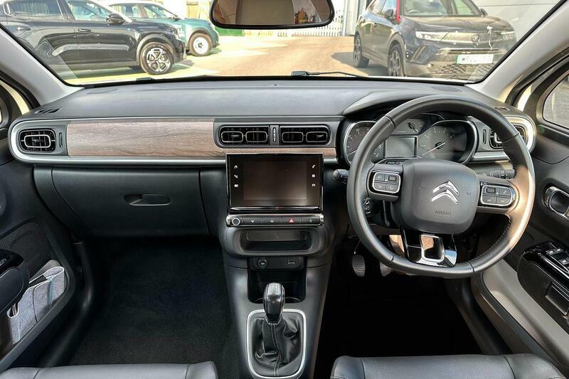 Citroen C3 1.2 Puretech Max Euro 6 Ss MT24VLS White #2