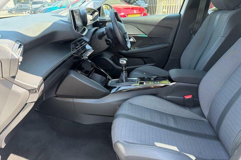 Peugeot 208 1.2 Puretech Allure Premium Euro 6 Ss HJ73EUU White #2